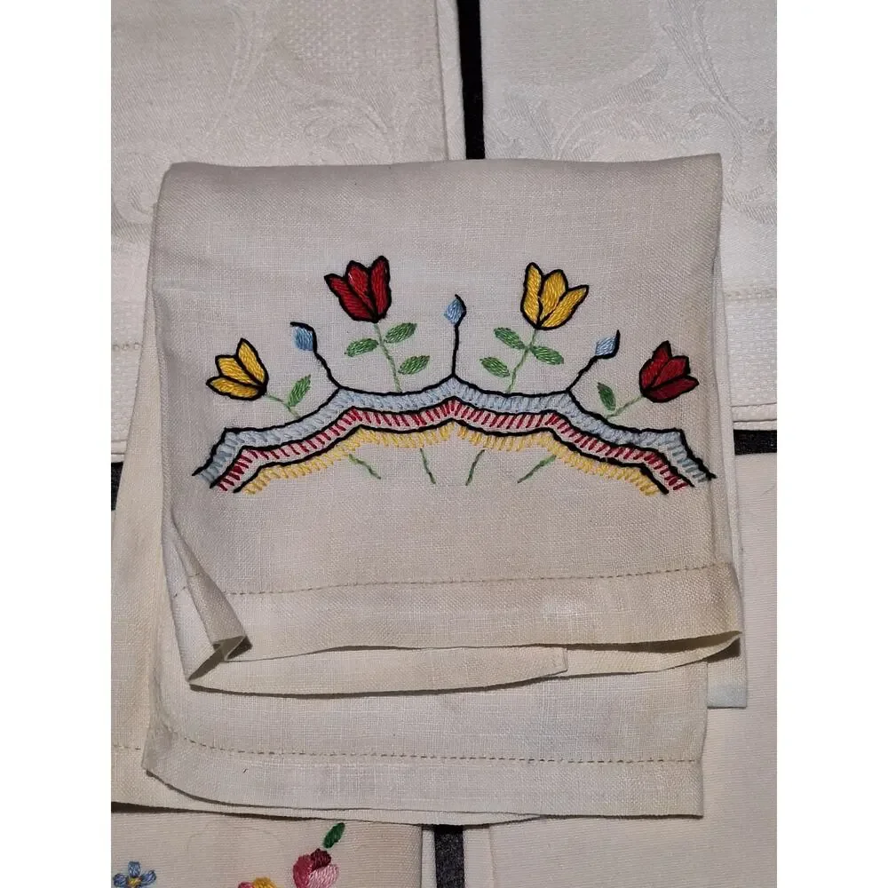 Vintage Linen Hand Towels Lot Hand Embroidered Floral Damask Hemstitch Scalloped